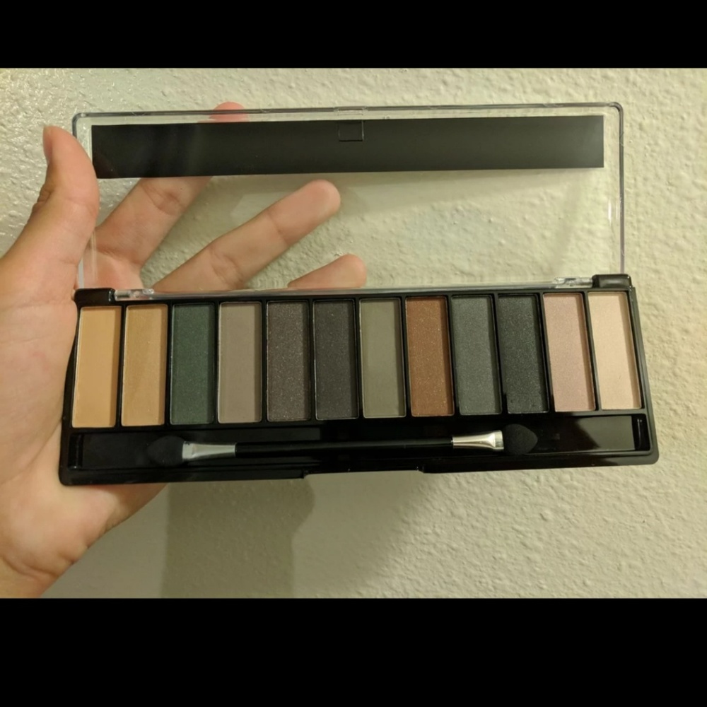 Beauty moment eyeshadow palette